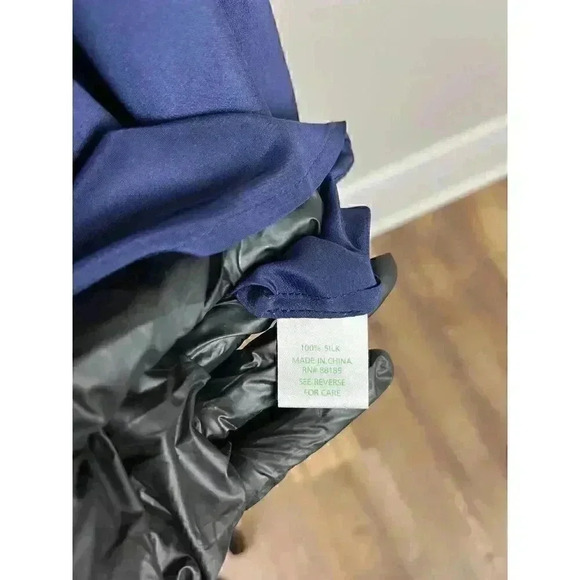 Lilly Pulitzer Women's 100% Silk Blouse Navy Blue Long Sleeve Cinched Detail M - Picture 10 of 12